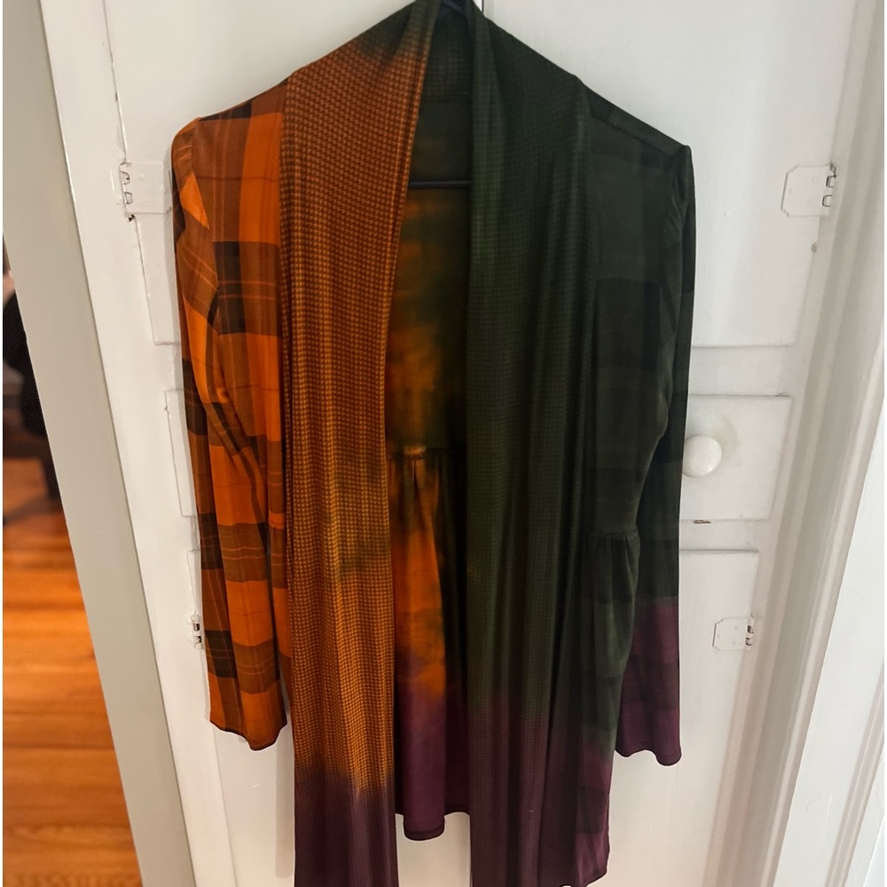 Fall cover up. Very cool. Looks great in the fall